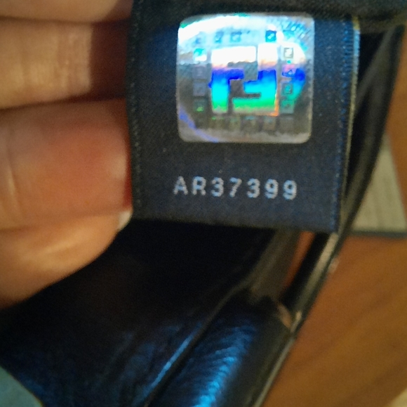 Fendi Bag - Picture 4 of 11